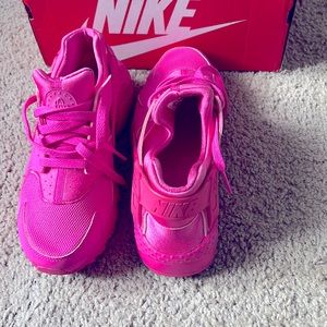 Hot pink huarache by Nike